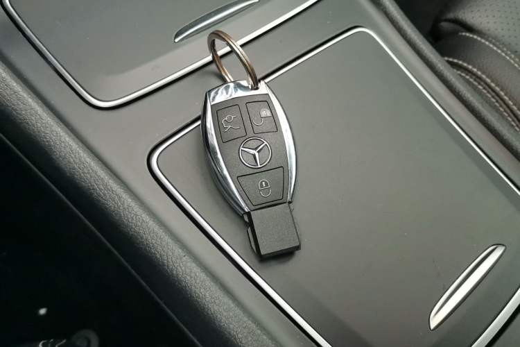 Used Mercedes-Benz GLA 2017 GLA 220 4MATIC Fashion Model Vehicle Key