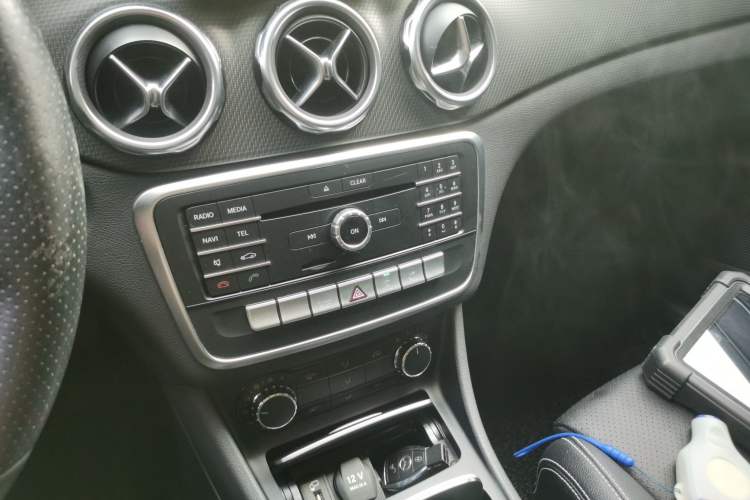 Used Mercedes-Benz GLA 2017 GLA 200 Fashion Model Audio And AC Panel
