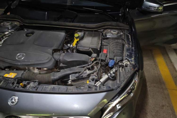 Used Mercedes-Benz GLA 2017 GLA 200 Fashion Model Engine Bay Left