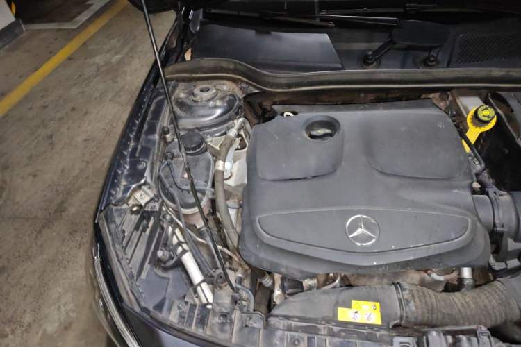 Used Mercedes-Benz GLA 2017 GLA 200 Fashion Model Engine Bay Right