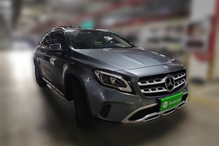 Used Mercedes-Benz GLA 2017 GLA 200 Fashion Model Front Right 45 Deg
