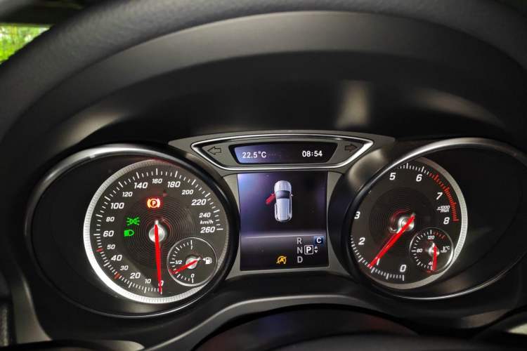 Used Mercedes-Benz GLA 2017 GLA 200 Fashion Model Instrument Cluster
