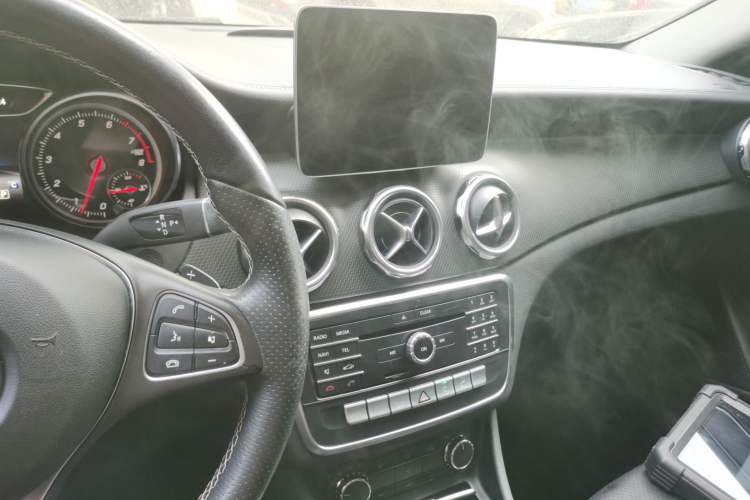 Used Mercedes-Benz GLA 2017 GLA 200 Fashion Model Interior 2