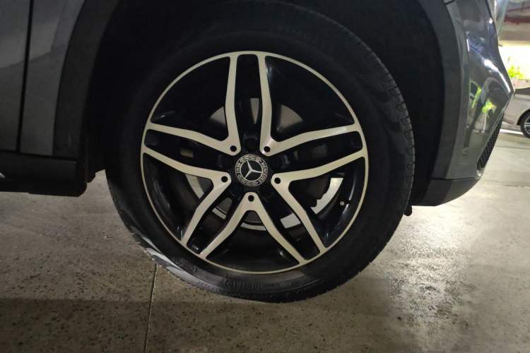 Used Mercedes-Benz GLA 2017 GLA 200 Fashion Model Right Front Wheel Hub