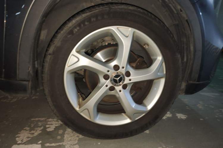 Used Mercedes-Benz GLA 2017 GLA 200 Sport Edition Right Front Wheel Hub