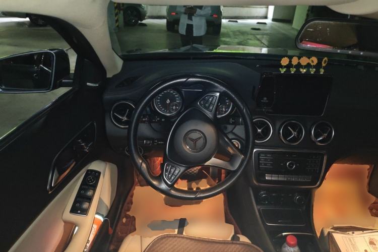 Used Mercedes-Benz GLA 2017 GLA 200 Fashion Model Steering Wheel