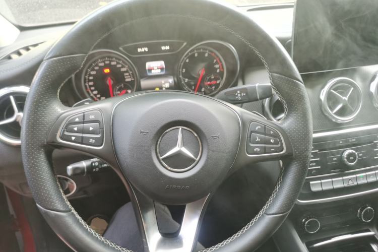 Used Mercedes-Benz GLA 2017 GLA 200 Fashion Model Steering Wheel