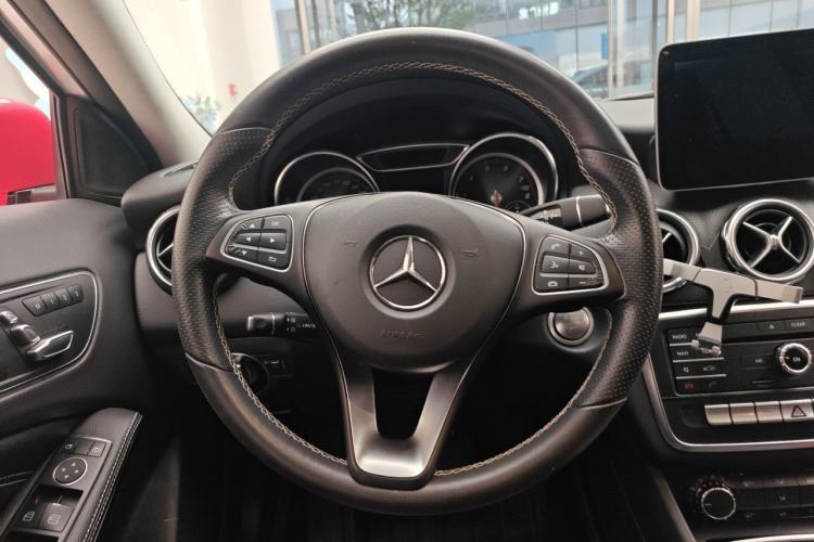 Used Mercedes-Benz GLA 2017 GLA 200 Sport Edition Steering Wheel