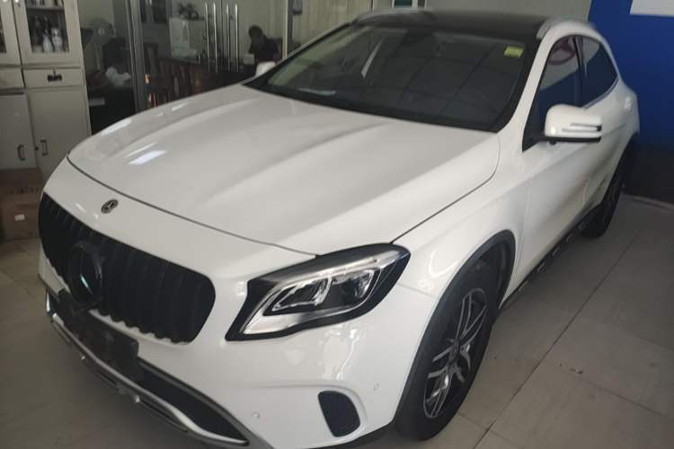 Used Mercedes-Benz GLA 2017 GLA 200 Fashion Model Guazi used car, China used car export, Used car for sale, Used cars, Cheapest cars for sale