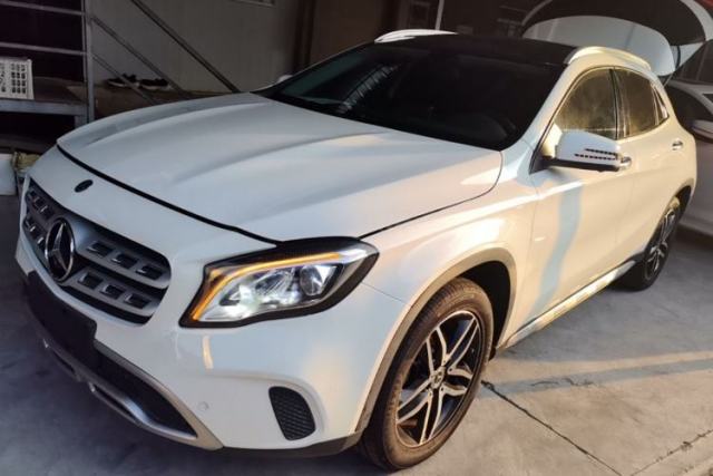 Mercedes-Benz GLA 2017 GLA 200 Fashion Model مستعملة