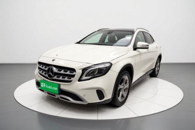 Ojetý Mercedes-Benz GLA 2017 GLA 200 Fashion Model
