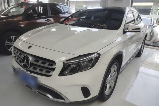 Ojetý Mercedes-Benz GLA 2017 GLA 200 Sport Edition