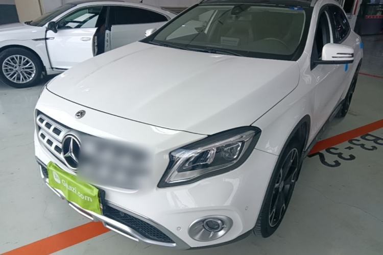 Used Mercedes-Benz GLA 2017 GLA 220 4MATIC Fashion Model Guazi used car, China used car export, Used car for sale, Used cars, Cheapest cars for sale
