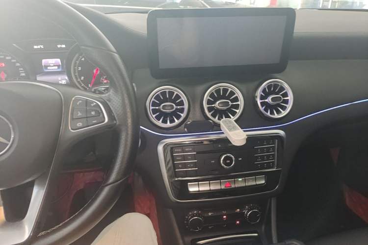 Used Mercedes-Benz GLA 2017 GLA 200 Fashion Model Audio And AC Panel