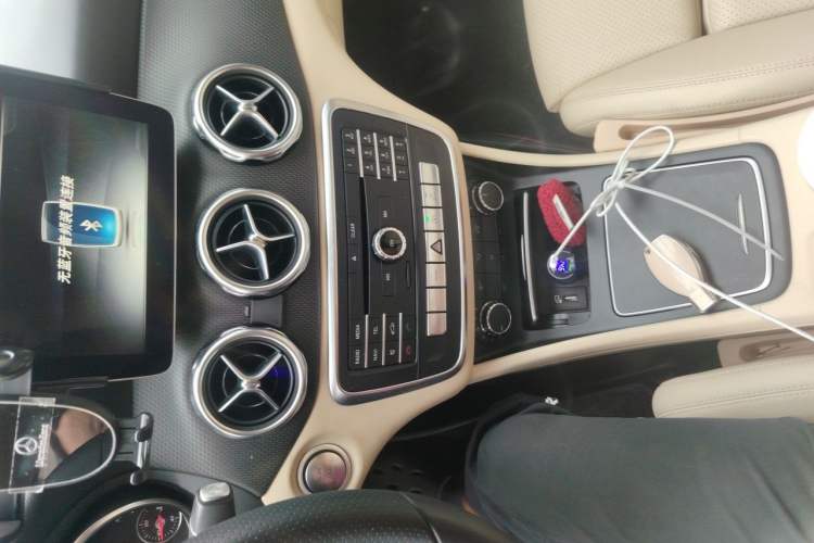 Used Mercedes-Benz GLA 2017 GLA 200 Sport Edition Audio And AC Panel