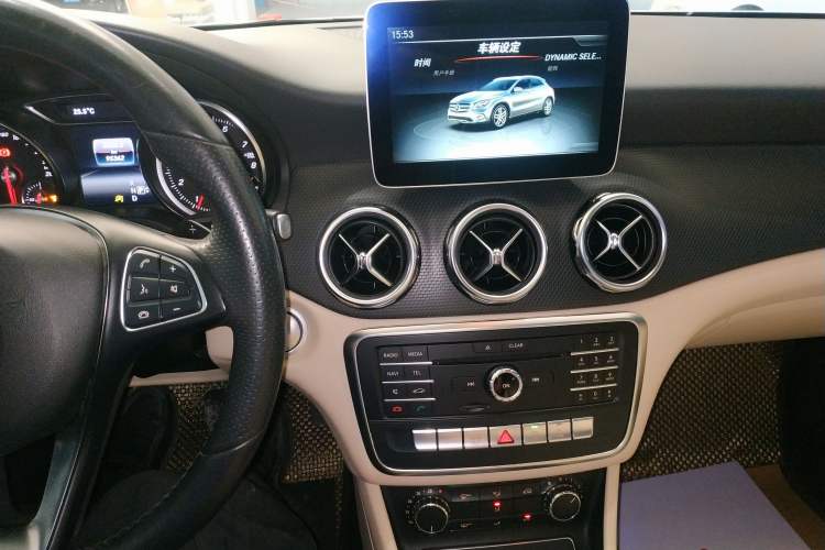 Used Mercedes-Benz GLA 2017 GLA 200 Sport Edition Audio And AC Panel