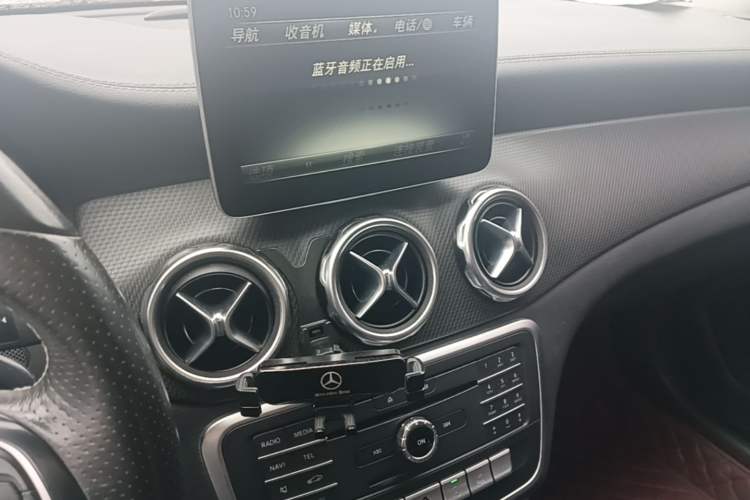 Used Mercedes-Benz GLA 2017 GLA 200 Fashion Model Audio And AC Panel