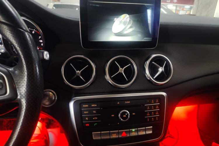 Used Mercedes-Benz GLA 2017 GLA 200 Fashion Model Audio And AC Panel