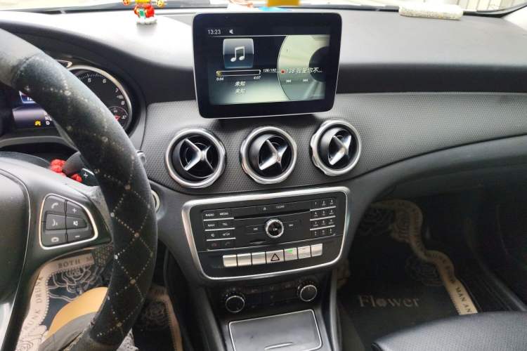 Used Mercedes-Benz GLA 2017 GLA 200 Sport Edition Audio And AC Panel