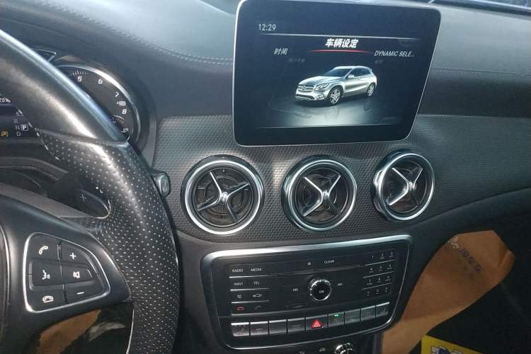 Used Mercedes-Benz GLA 2017 GLA 220 4MATIC Fashion Model Audio And AC Panel