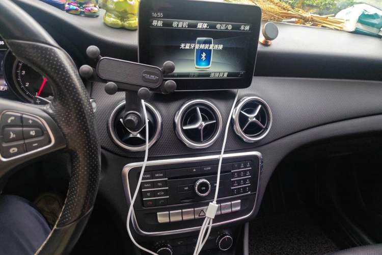 Used Mercedes-Benz GLA 2017 GLA 200 Sport Edition Audio And AC Panel