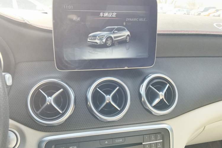 Used Mercedes-Benz GLA 2017 GLA 200 Sport Edition Audio And AC Panel
