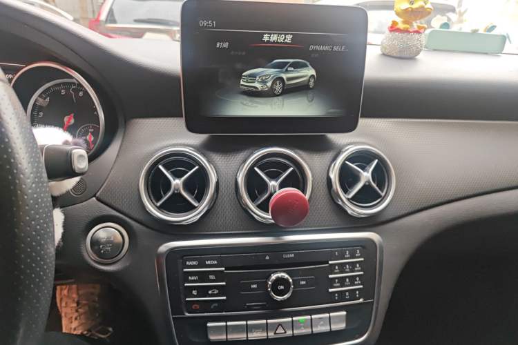 Used Mercedes-Benz GLA 2017 GLA 200 Sport Edition Audio And AC Panel