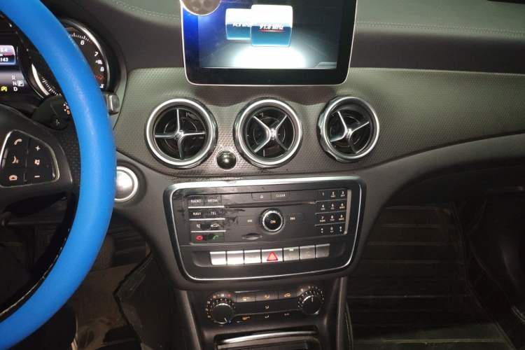 Used Mercedes-Benz GLA 2017 GLA 200 Fashion Model Audio And AC Panel