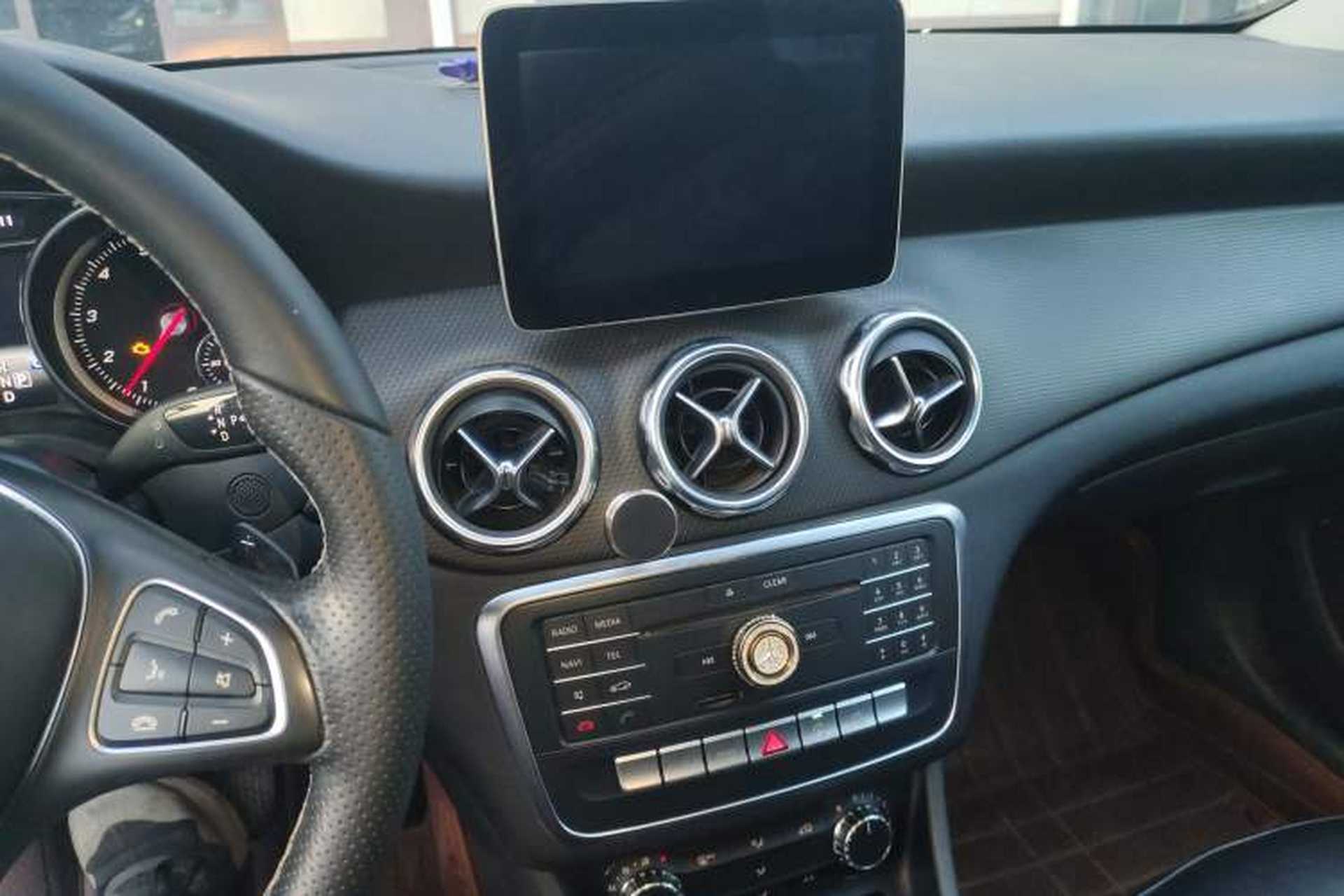 Used Mercedes-Benz GLA 2017 GLA 200 Sport Edition Audio And AC Panel