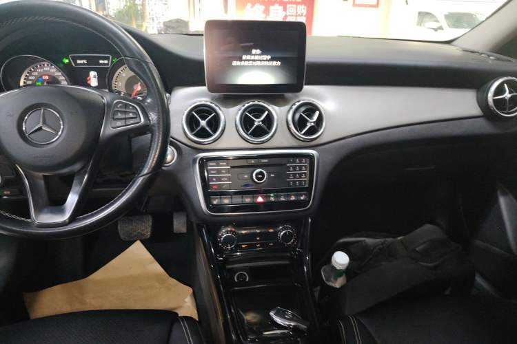 Used Mercedes-Benz GLA 2017 GLA 220 4MATIC Fashion Model Audio And AC Panel