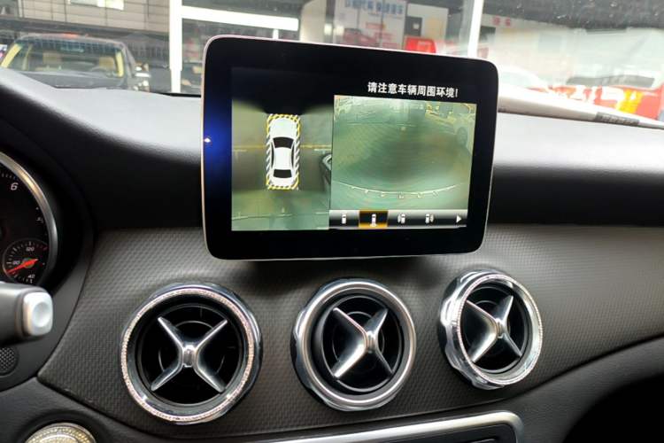 Used Mercedes-Benz GLA 2017 GLA 200 Sport Edition Audio And AC Panel