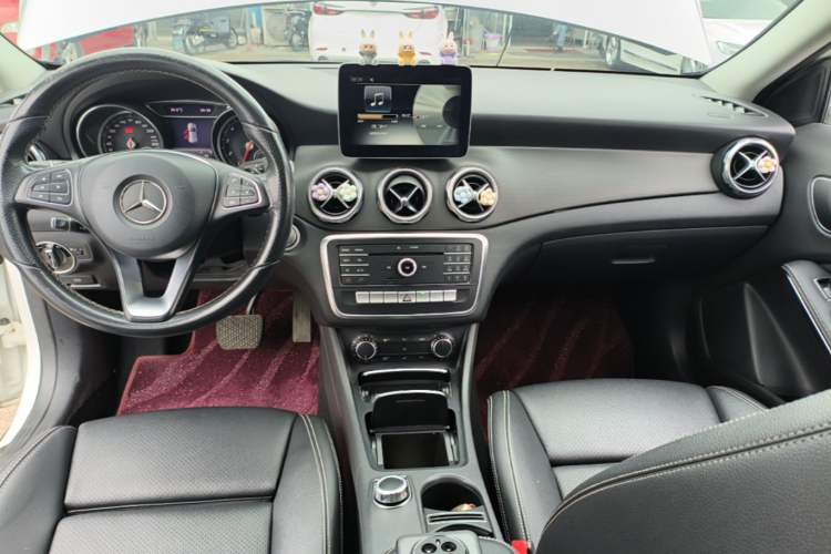 Used Mercedes-Benz GLA 2017 GLA 200 Sport Edition Audio And AC Panel