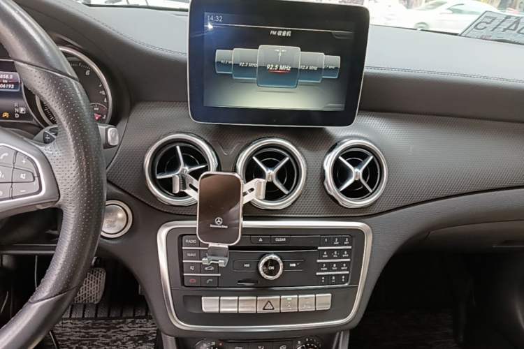 Used Mercedes-Benz GLA 2017 GLA 200 Fashion Model Audio And AC Panel