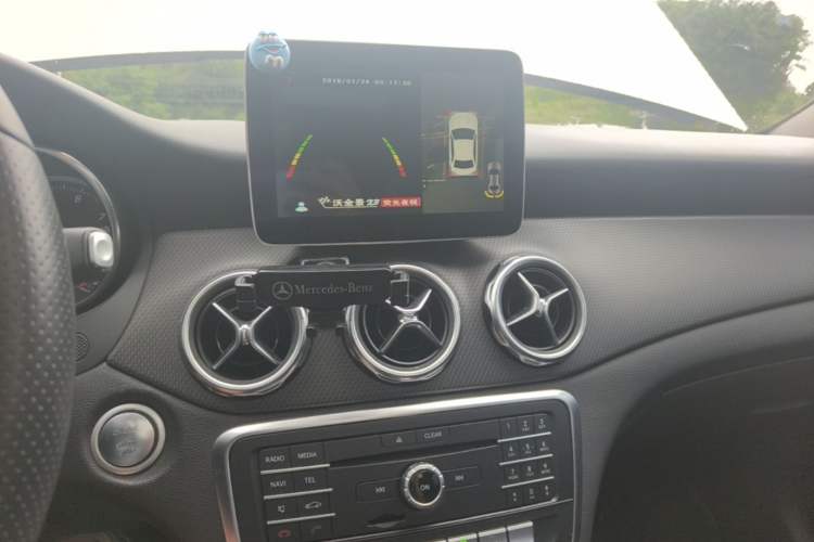Used Mercedes-Benz GLA 2017 GLA 200 Sport Edition Audio And AC Panel