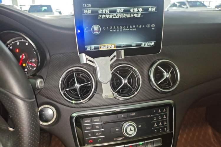 Used Mercedes-Benz GLA 2017 GLA 200 Sport Edition Audio And AC Panel