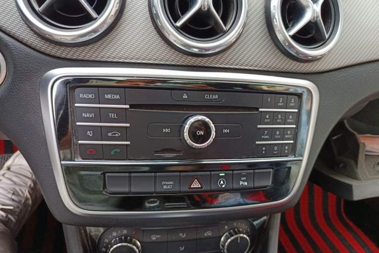 Used Mercedes-Benz GLA 2017 GLA 200 Sport Edition Audio And AC Panel