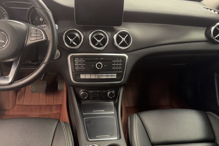 Used Mercedes-Benz GLA 2017 GLA 200 Fashion Model Audio And AC Panel
