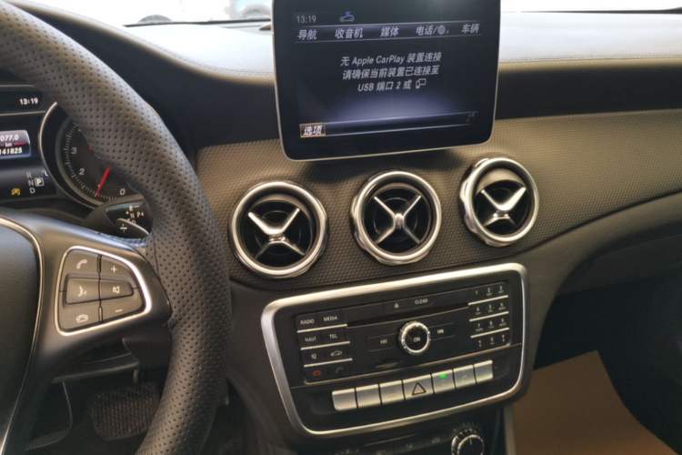 Used Mercedes-Benz GLA 2017 GLA 200 Fashion Model Audio And AC Panel