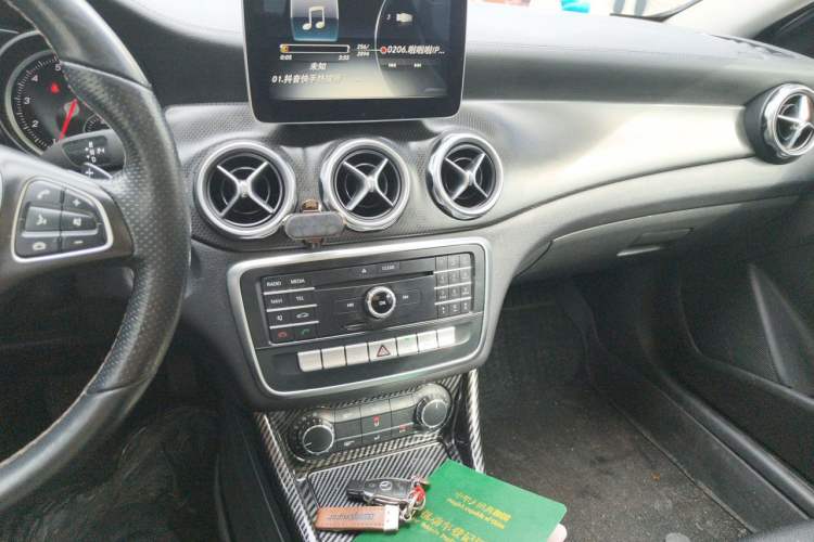 Used Mercedes-Benz GLA 2017 GLA 200 Fashion Model Audio And AC Panel