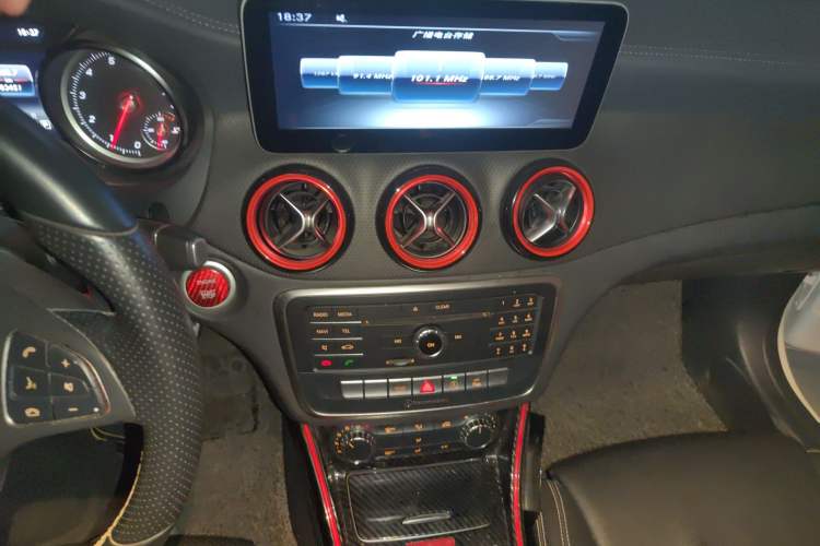 Used Mercedes-Benz GLA 2017 GLA 200 Fashion Model Audio And AC Panel