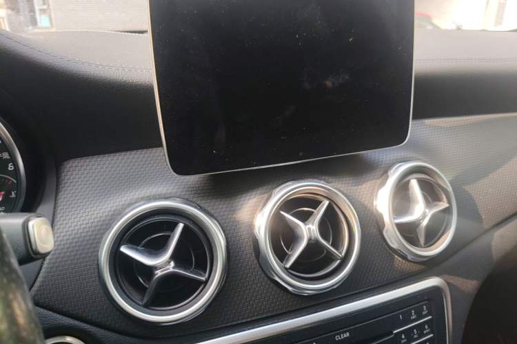 Used Mercedes-Benz GLA 2017 GLA 200 Fashion Model Audio And AC Panel