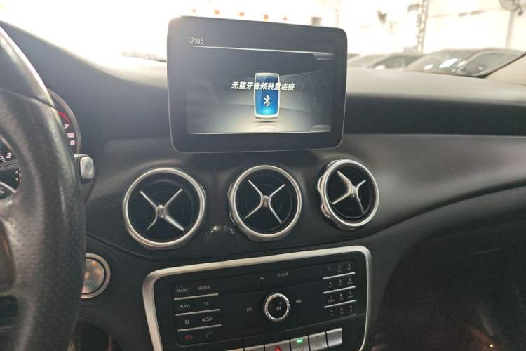 Used Mercedes-Benz GLA 2017 GLA 200 Sport Edition Audio And AC Panel