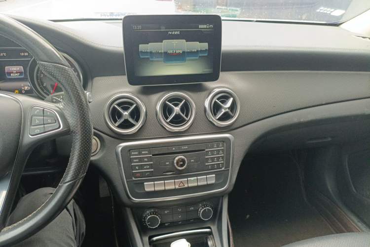 Used Mercedes-Benz GLA 2017 GLA 200 Fashion Model Audio And AC Panel