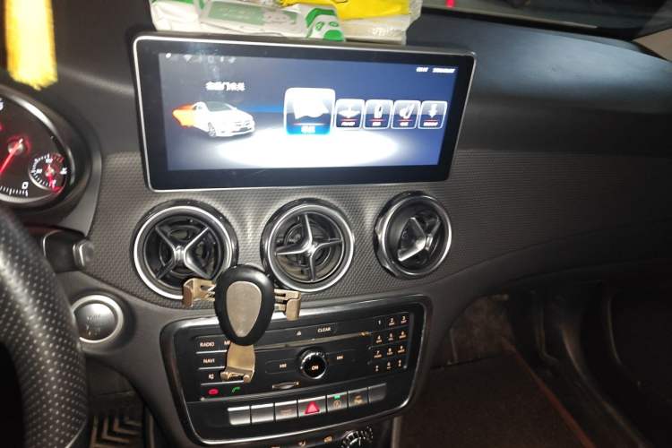 Used Mercedes-Benz GLA 2017 GLA 200 Sport Edition Audio And AC Panel