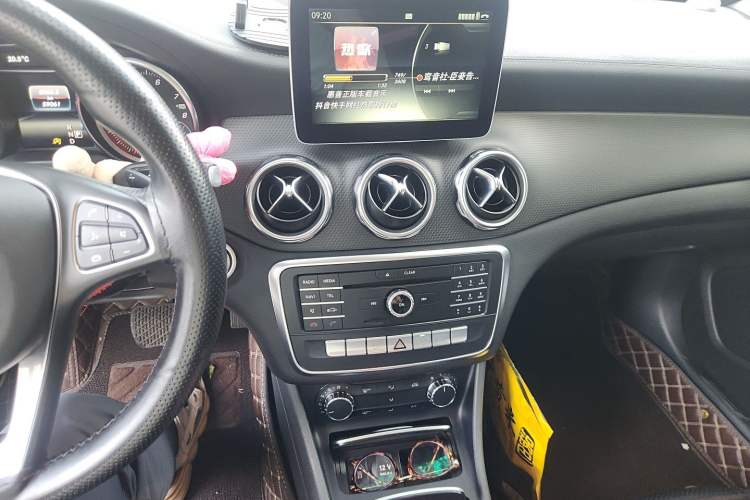 Used Mercedes-Benz GLA 2017 GLA 200 Fashion Model Audio And AC Panel