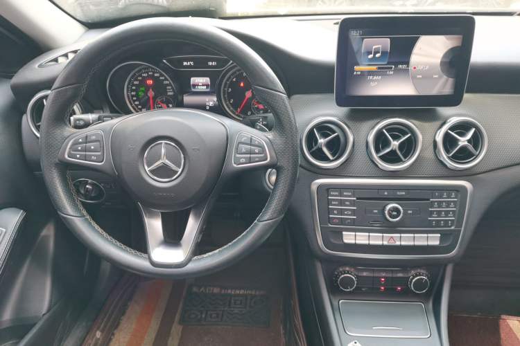 Used Mercedes-Benz GLA 2017 GLA 200 Sport Edition Audio And AC Panel