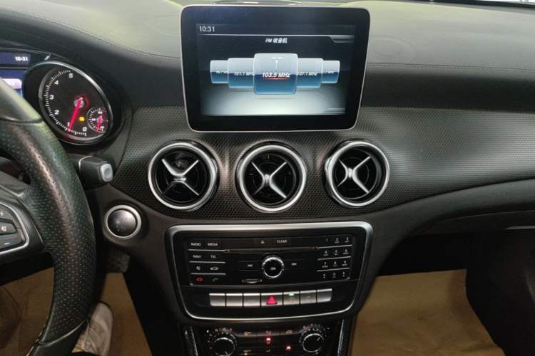 Used Mercedes-Benz GLA 2017 GLA 200 Fashion Model Audio And AC Panel