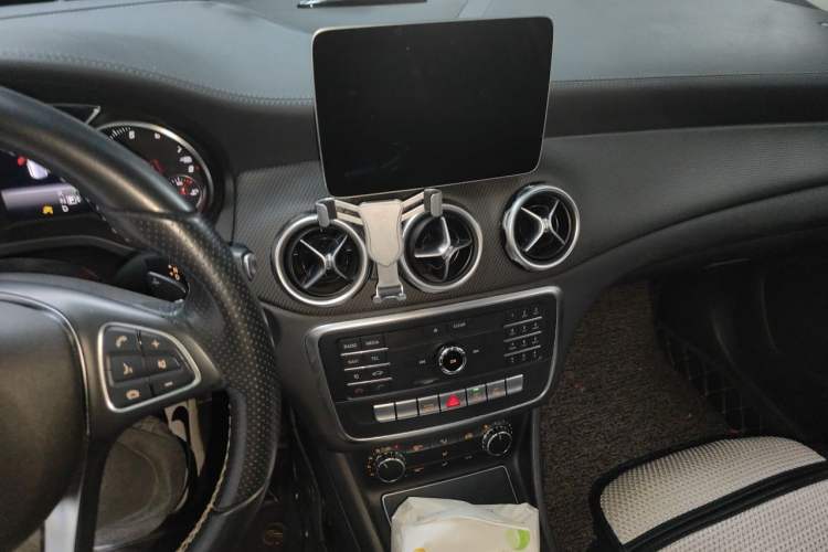 Used Mercedes-Benz GLA 2017 GLA 200 Fashion Model Audio And AC Panel