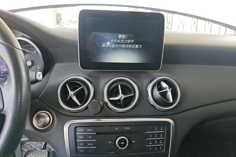 Used Mercedes-Benz GLA 2017 GLA 200 Sport Edition Audio And AC Panel
