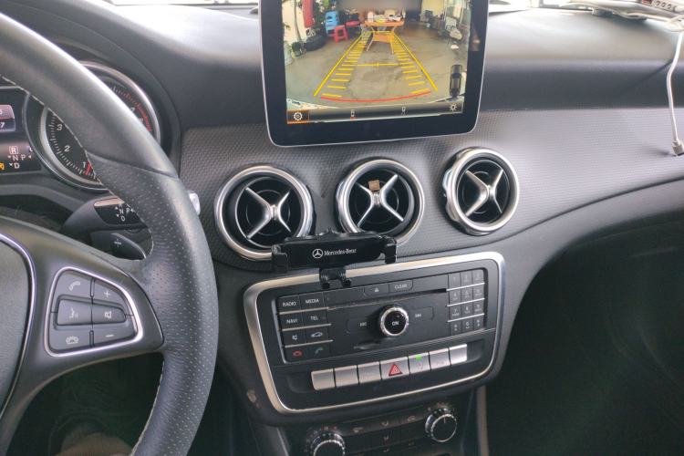 Used Mercedes-Benz GLA 2017 GLA 200 Sport Edition Audio And AC Panel